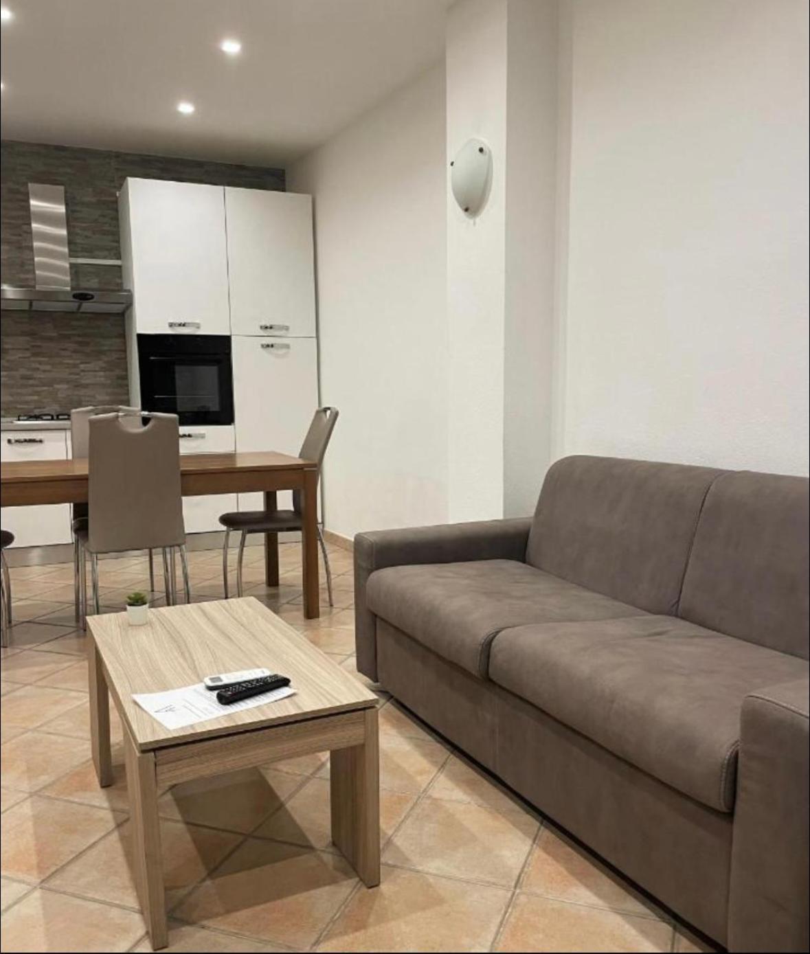 Square Inn Apartment Olbia Bagian luar foto