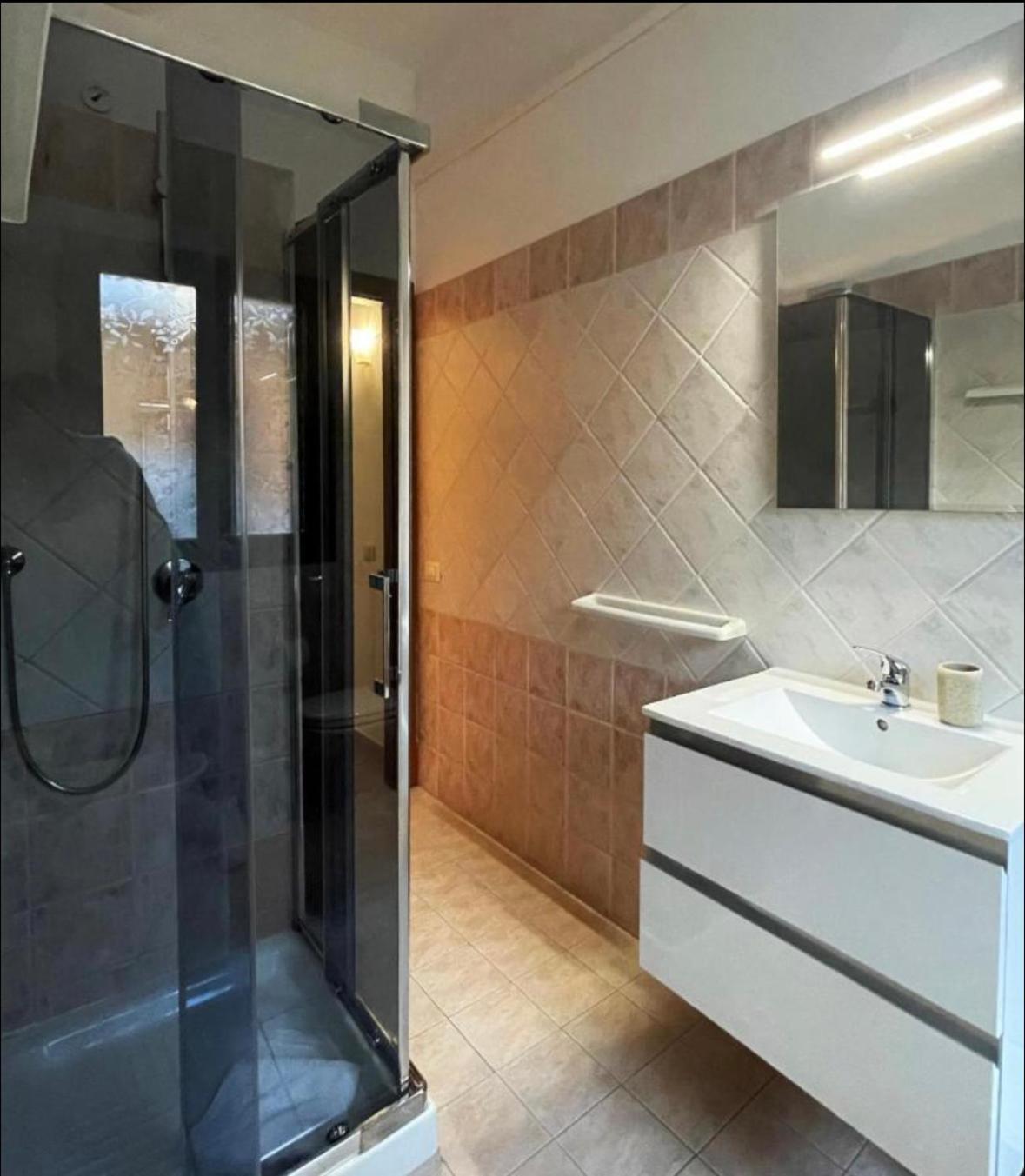 Square Inn Apartment Olbia Bagian luar foto