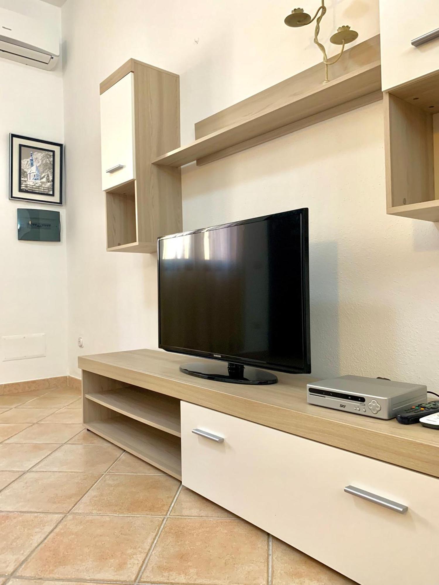 Square Inn Apartment Olbia Bagian luar foto