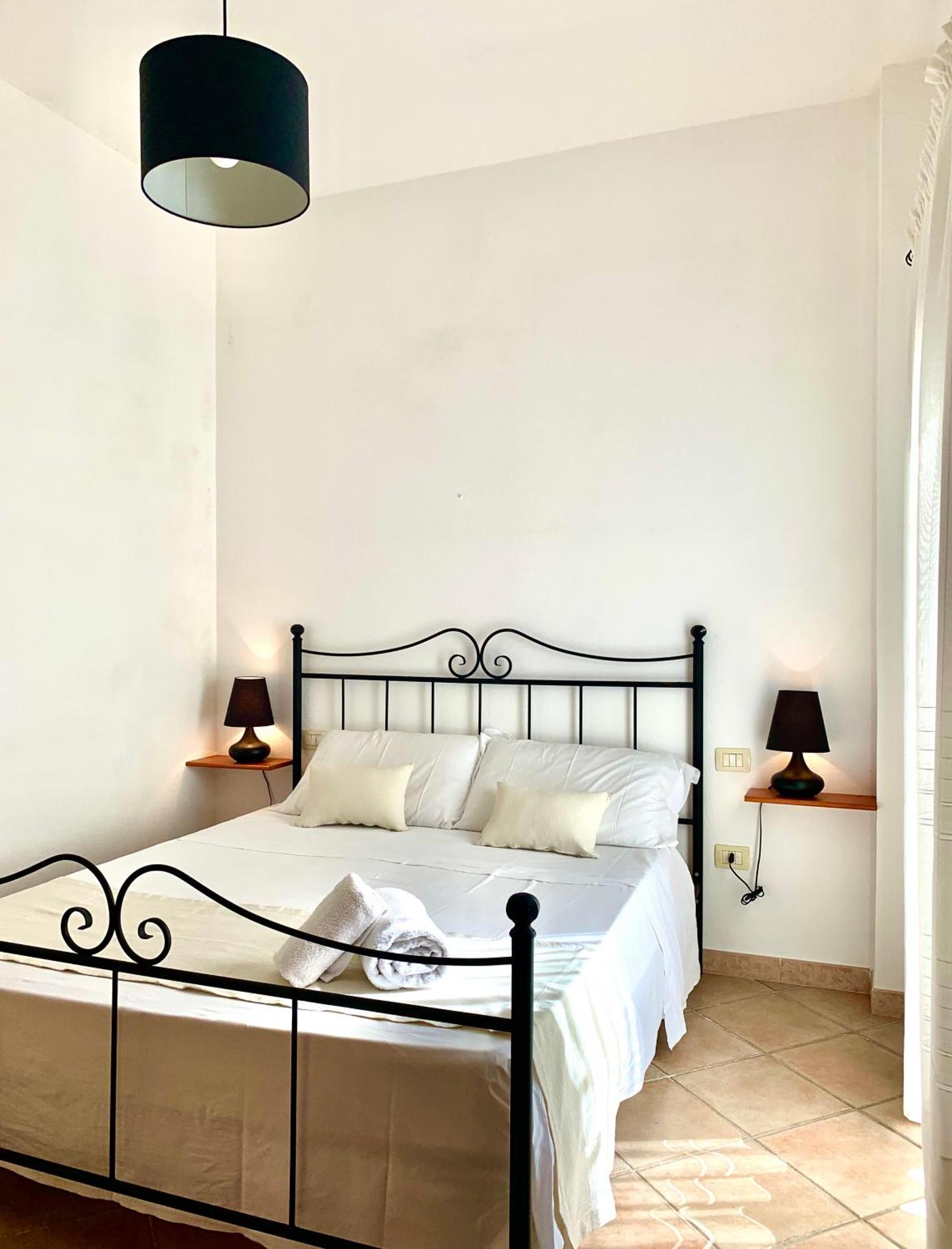 Square Inn Apartment Olbia Bagian luar foto