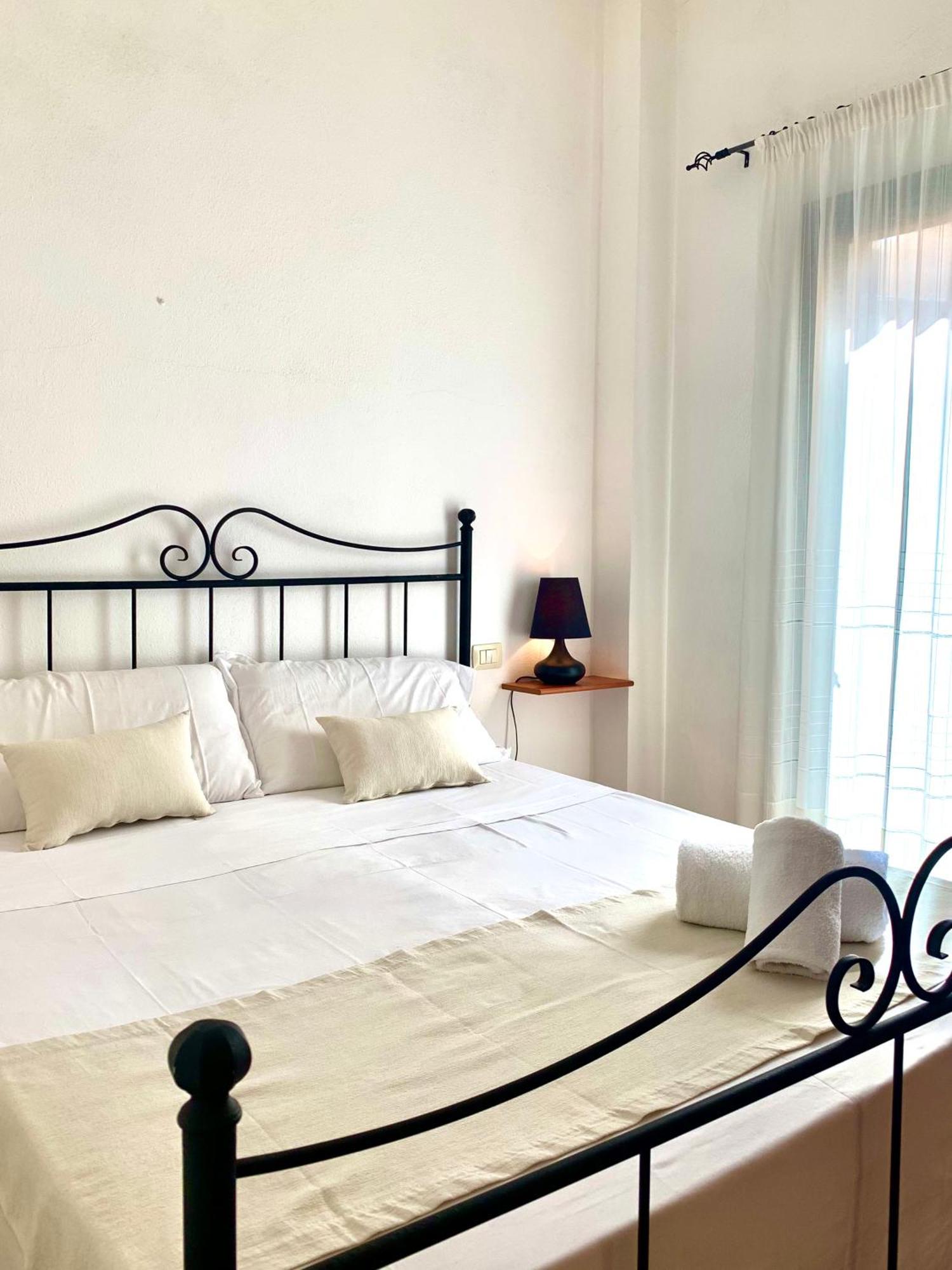 Square Inn Apartment Olbia Bagian luar foto